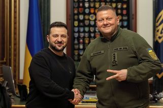 Zalužnyj potvrdil kandidaturu na prezidenta. Volby mohou být brzy, míní Zelenskyj - Novinky